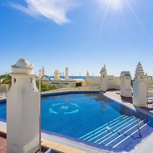 Malaga Puerto Benalmadena: Seaside With Pool And Marina Views Apartment